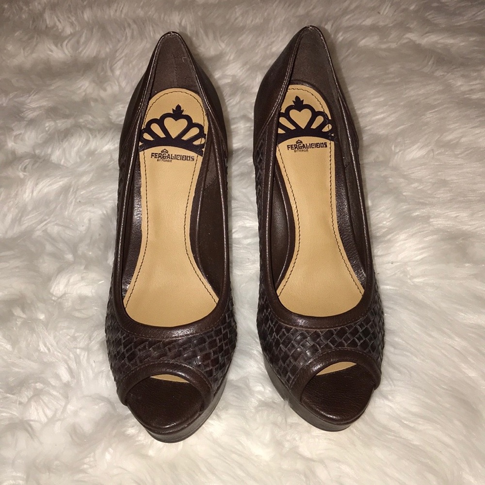 📫 SOLD 📫 Fergalicious Brown Edith Heels NEW